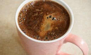 Po kawie biegiem do WC? Lekarz mówi, co to oznacza