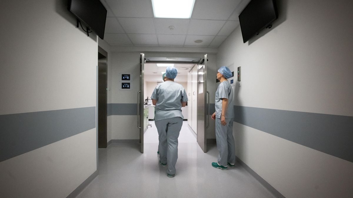 Centrum Chirurgii Robotycznej
Tytus �mijewski
Centrum Chirurgii Robotyczne, Centrum Onkologii im. prof. Franciszka �ukaszczyka w Bydgoszczy, chirurg, chirurgia robotyczna, choroba rak, korytarz, leczenie, lekarz, medycyna, onkologia, operacja inwazyjna, robotyka, robt, s�u�ba zdrowia, Synektik SA, system robotowy da Vinci, system roboyowy, szpital publiczny, technologia robotyczna w medycynie, zdrowie