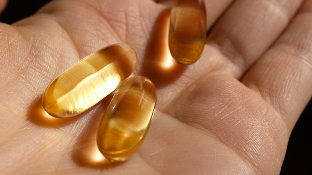 Tak poznasz niedobór witaminy D. Włącz do diety te produkty, by temu zapobiegać