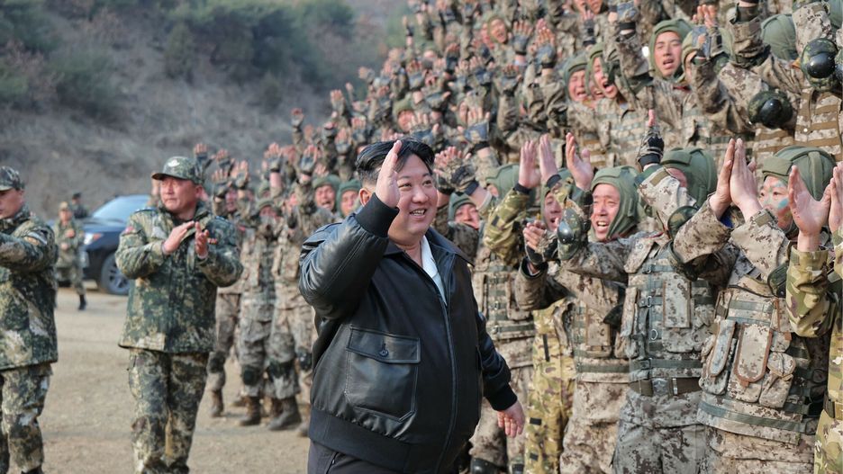 Północnokoreańska agencja informacyjna KCNA przekazała w sobotę, że Kim Dzong Un wezwał do zwiększenia przygotowań do prowadzenia działań wojennych