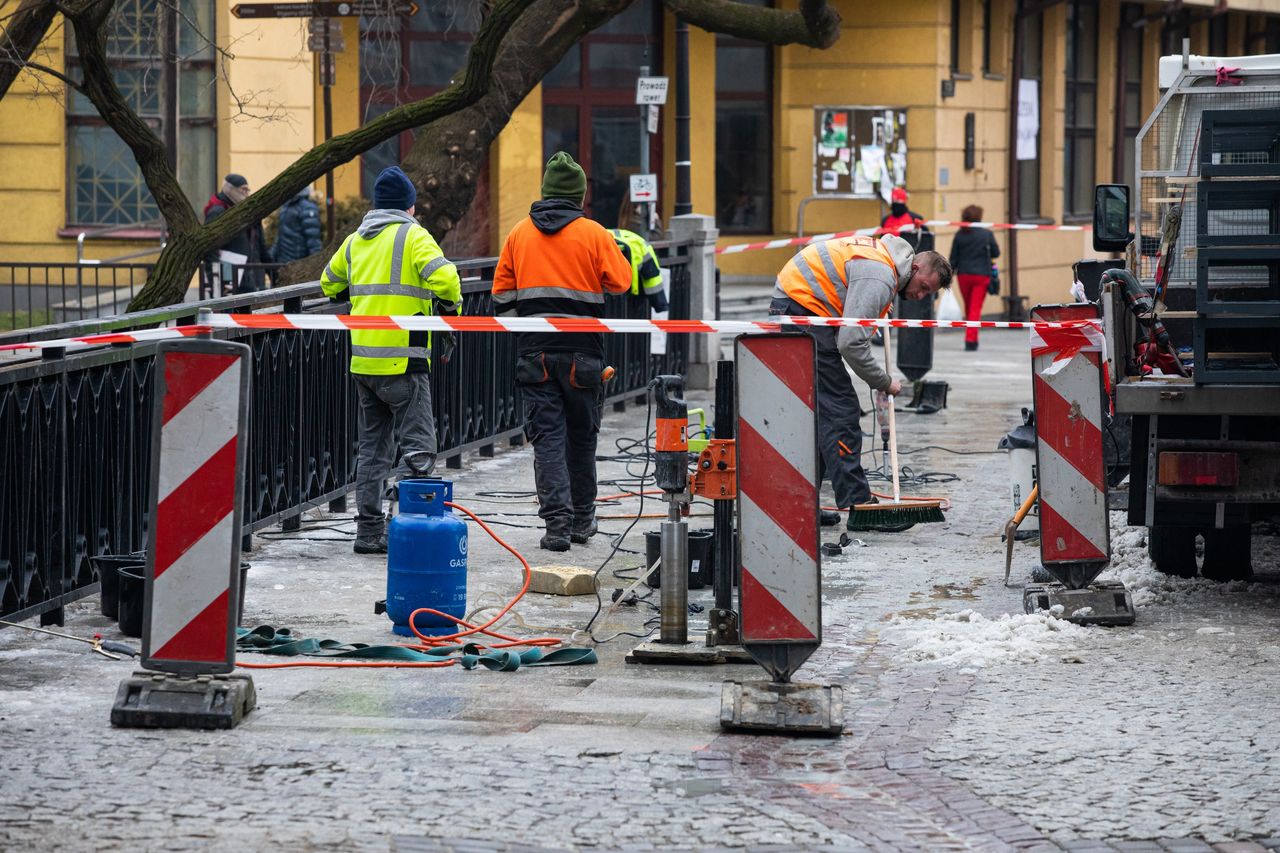 Bielsko-Biała. Ruszyły prace na moście nad Białą.