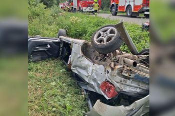 Dachowanie w Miszkowicach. 16-latka w ciężkim stanie, kierowca pod wpływem narkotyków
