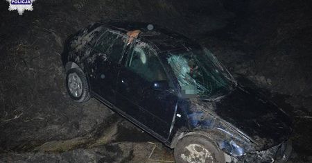 Tragiczny wypadek w Łowczy. Nie żyje 21-letnia pasażerka audi [zdjęcia]
