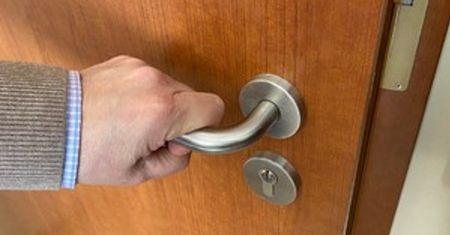 Złodzieje okradają mieszkania nawet, gdy jesteś w domu