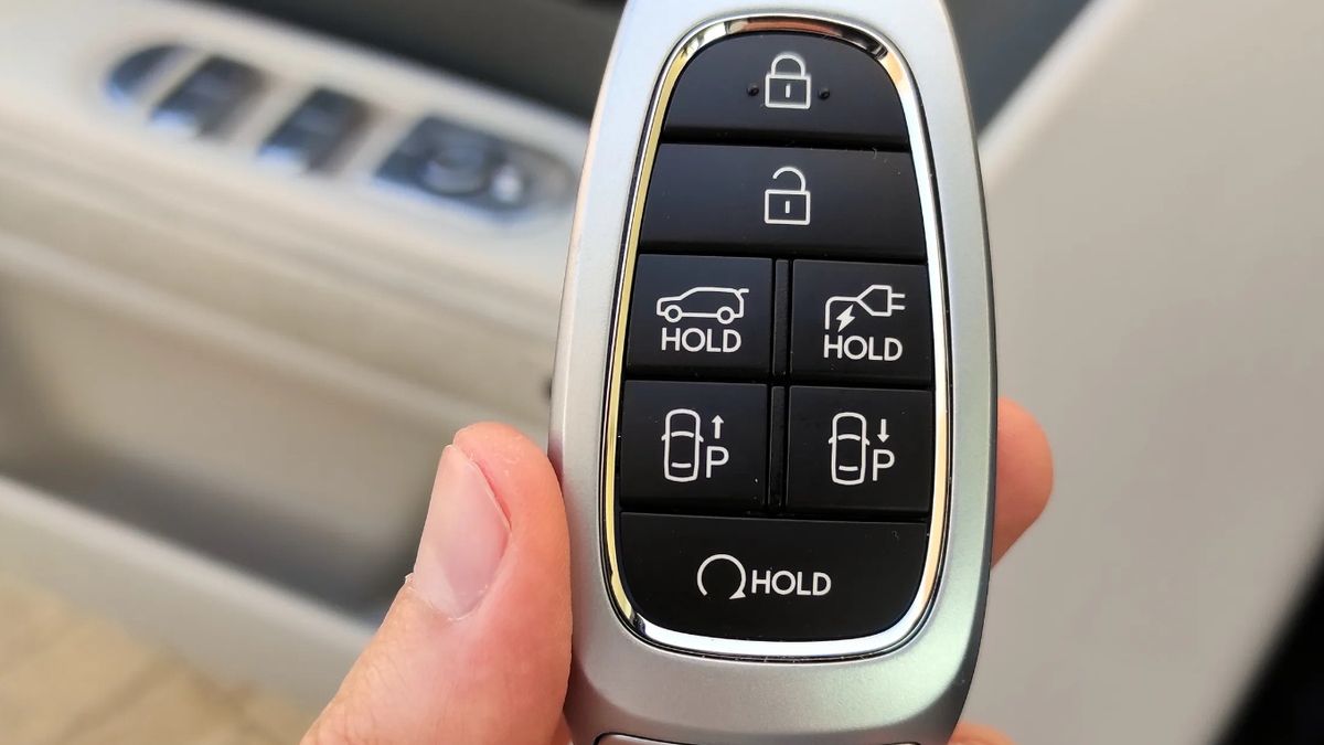 Kluczyki do samochodu mogą zaskoczyć funkcjami