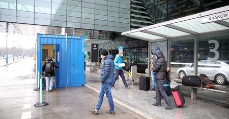 Punkty z szybkimi testami na COVID-19 na polskich lotniskach. Duża ułatwienie dla pasażerów