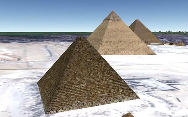 Piramidy w Gizie (Fot. Google Earth)
