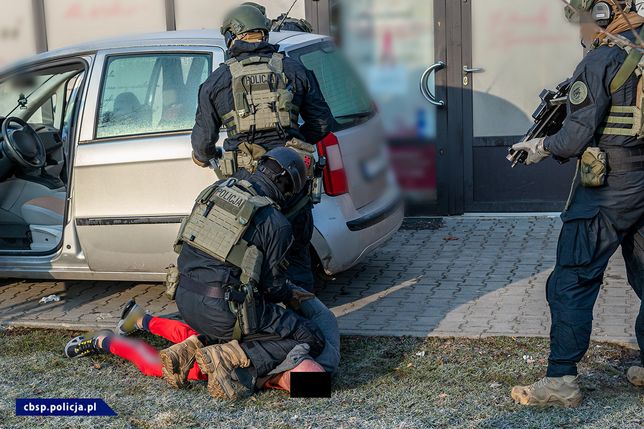 Podkarpackie. Gang napadł i okradał prostytutki z "konkurencji". Wielka akcja CBŚP