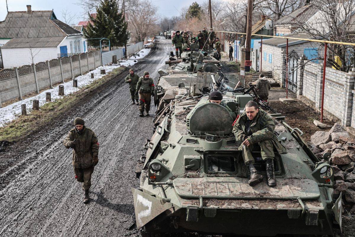 Według ekspertów, rosyjskie wojska przegrupowują się, a wkrótce może pojawić się w Ukrainie "trzeci rzut wojsk lądowych"