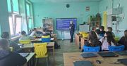 Ostrowiec Świętokrzyski: Spotkanie policjantek z maturzystami