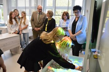 Bełchatów: Uczniowie z "Czwórki" uczą się w nowej ekopracowni