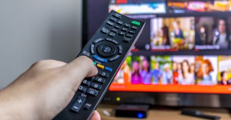 Wyjechała do Belgii. Komornik zajął jej konto za abonament RTV