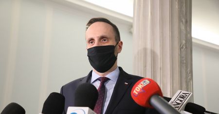 Nowe obostrzenia. Cięta riposta Bolesława Piechy z PiS na wpis Janusza Kowalskiego