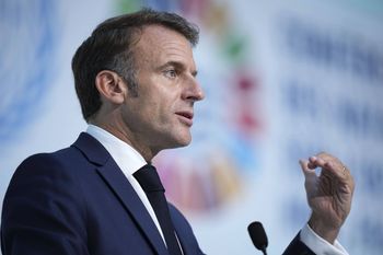 Francja reaguje na śmierć nauczycielki. Są pomysły na zmiany dotyczące młodzieży