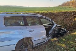 Ukradł samochód, pijany wjechał do rowu. Policjantki znalazły go na polu