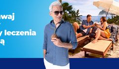 Rankomat reklamuje polisy turystyczne. W kampanii Hubert Urbański