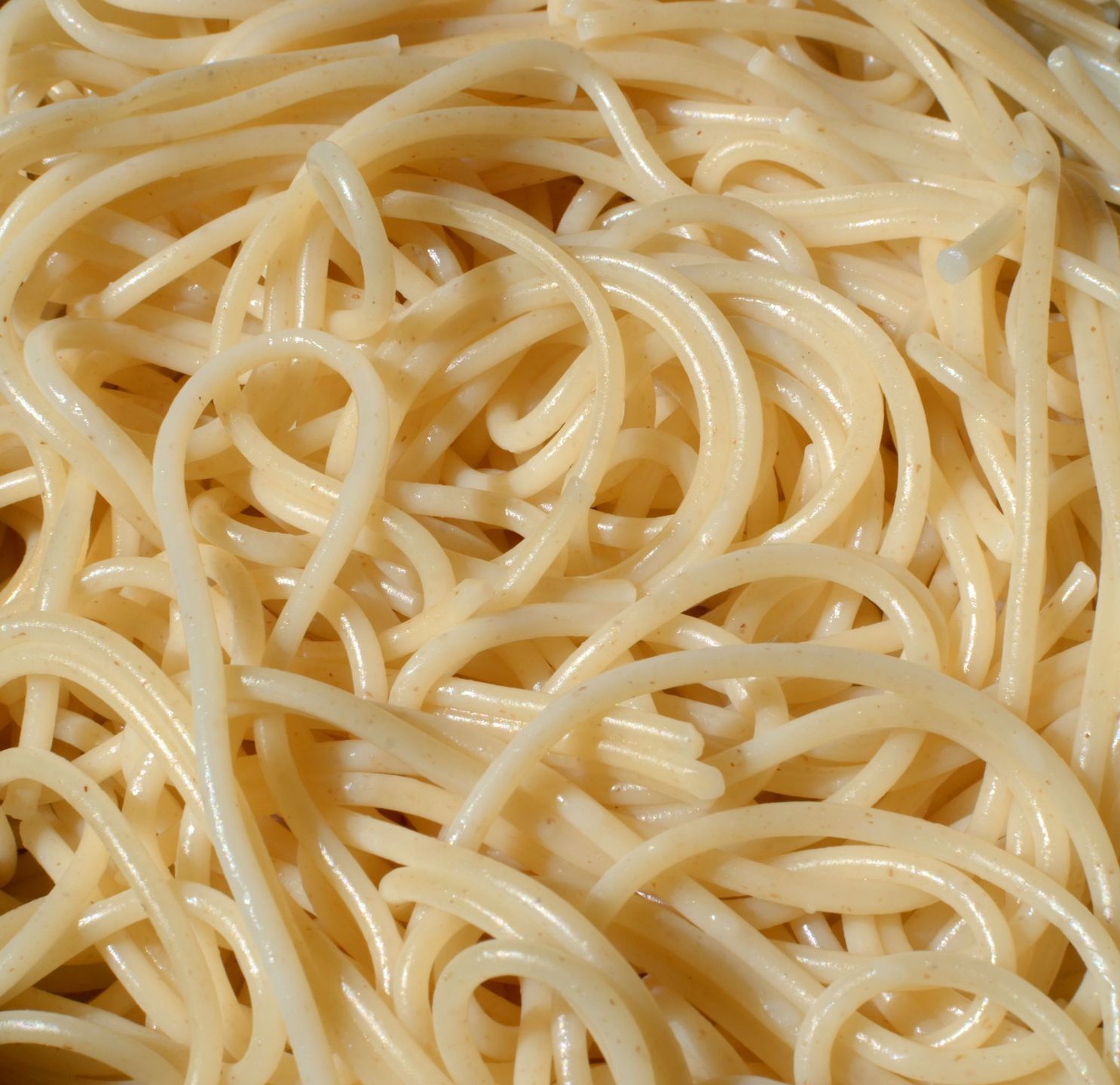 Czarne kropki na makaronie mogą budzić obawy