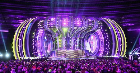 Sylwester w telewizji: którą stację wybiorą Polacy? Badanie