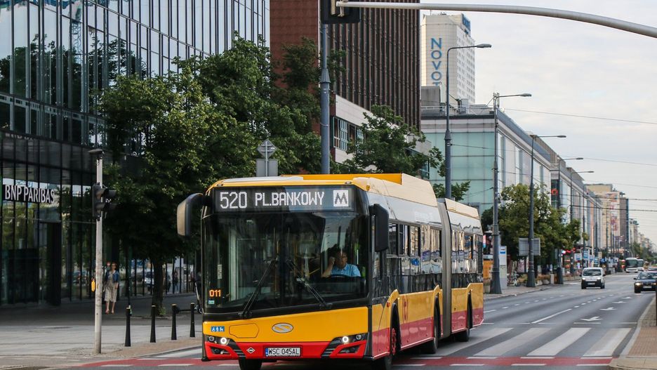 Warszawa. Nowe, ekologiczne autobusy na warszawskich ulicach