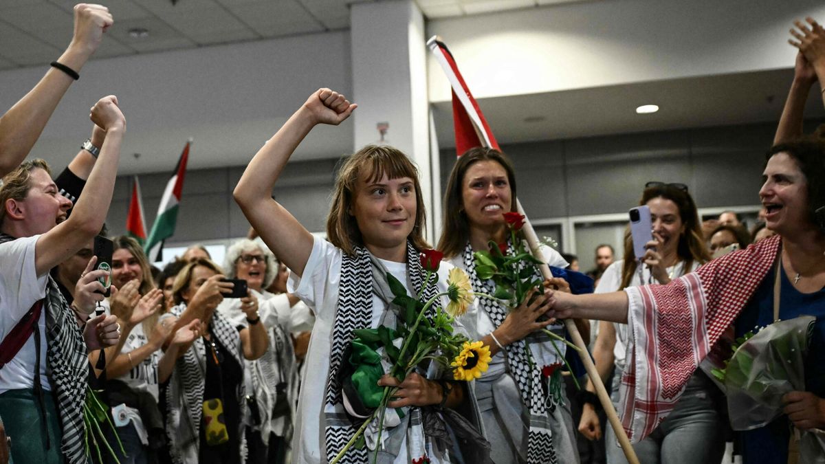 Greta Thunberg witana przez wiwatujący tłum po deportacji