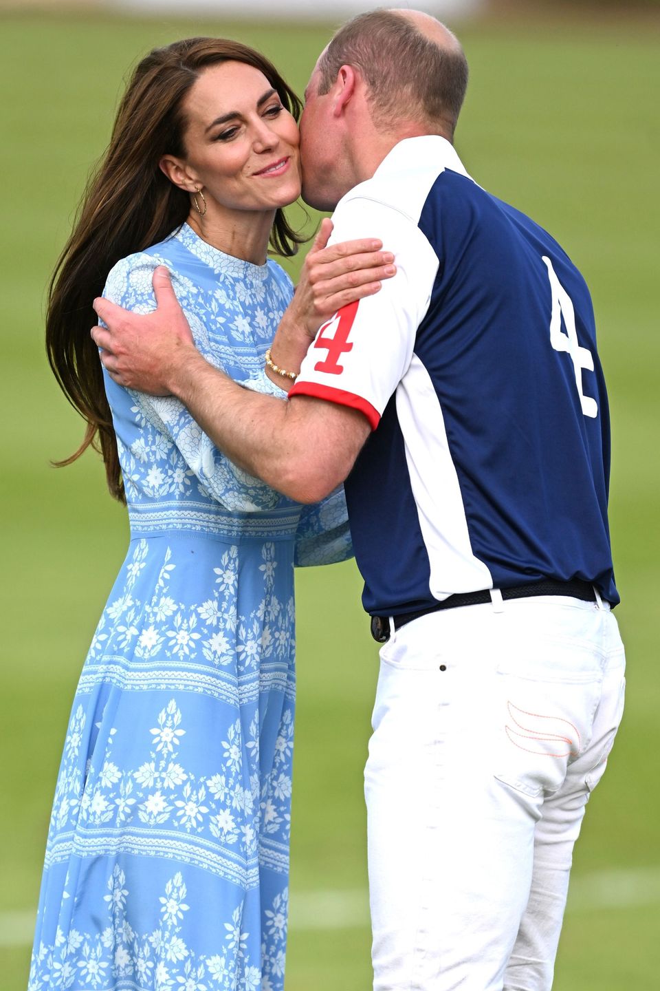 Kate i William w objęciach
