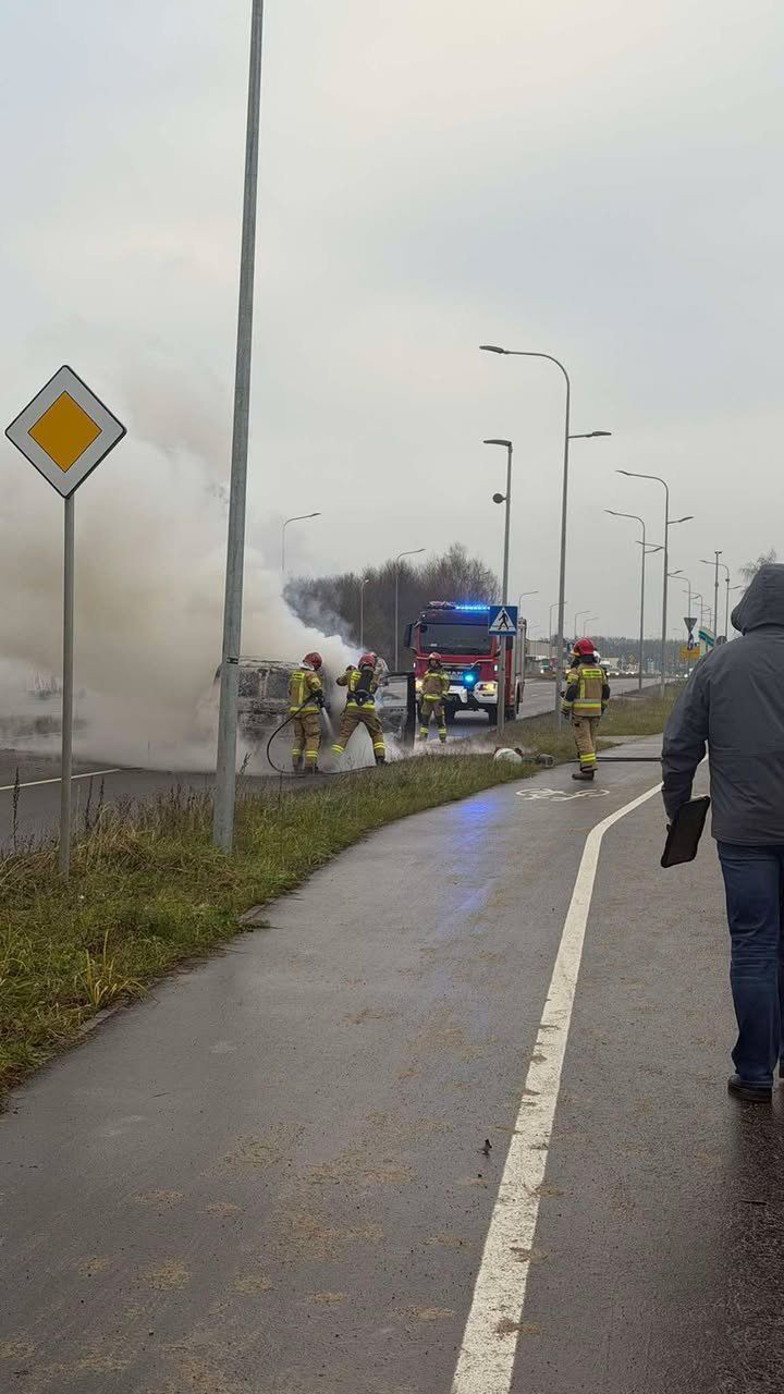 Pożar samochodu na ul. Szczecińskiej w Koszalinie