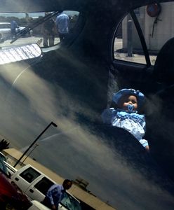 O krok od tragedii. Dziecko zostało zamknięte w rozgrzanym samochodzie