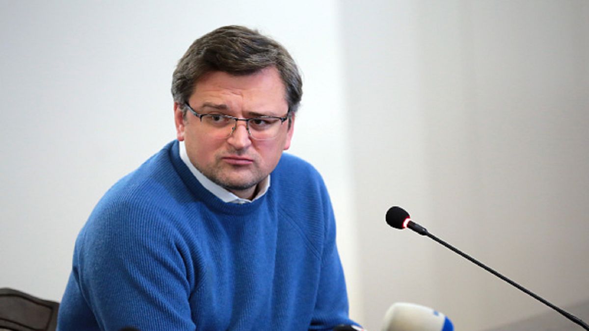 Dmytro Kułeba oskarża o wojnę Rosjan.