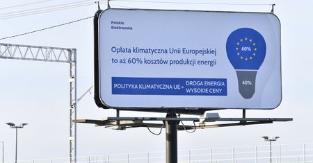 12 milionów na antyunijną kampanię. Polityk Solidarnej Polski mówi o "manipulacji"