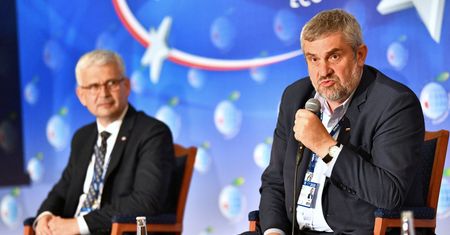 Ardanowski porównuje sklepy Lidla do stodoły. Minister zaatakował też inne sieci handlowe