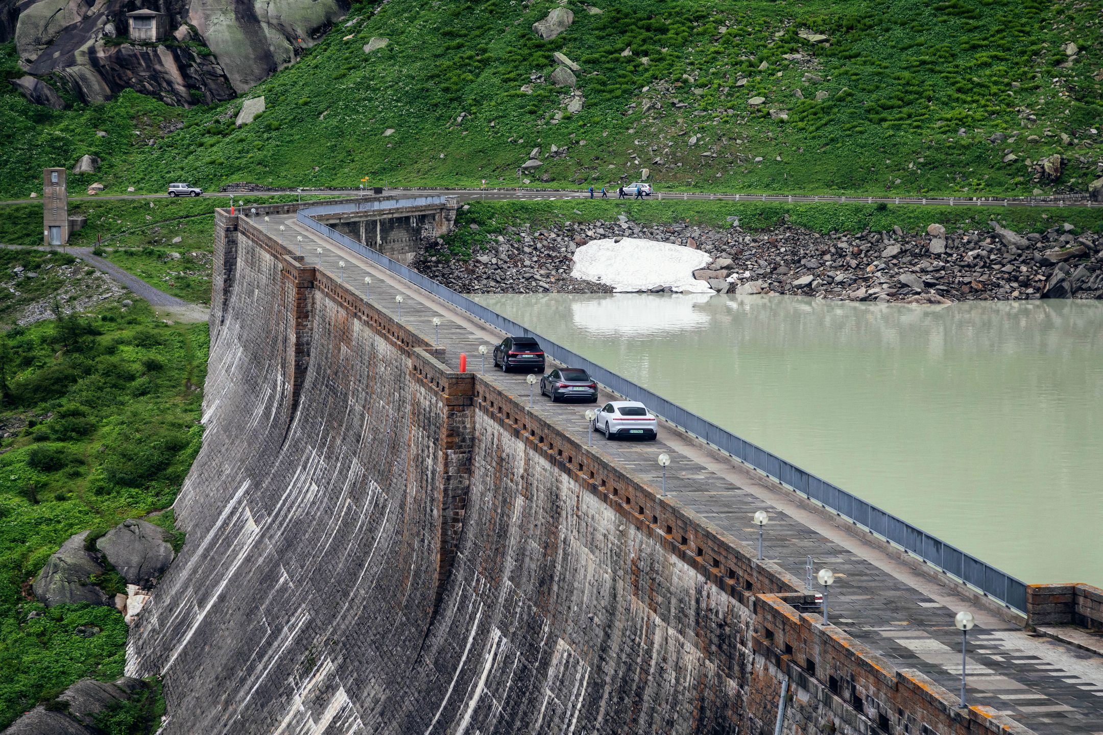 Wyprawa 3 autami elektrycznymi to dzisiaj żaden wyczyn