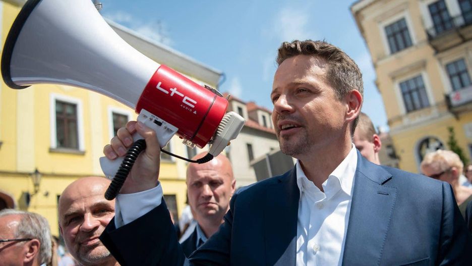 Warszawa. Megafon towarzyszył Trzaskowskiemu w kampanii prezydenckiej