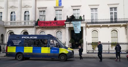 Wielka Brytania. Squattersi przejęli dom rosyjskiego oligarchy