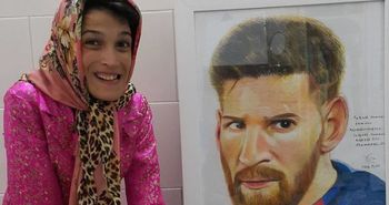 Sparaliżowana malarka. Maluje stopą gwiazdy sportu i filmu