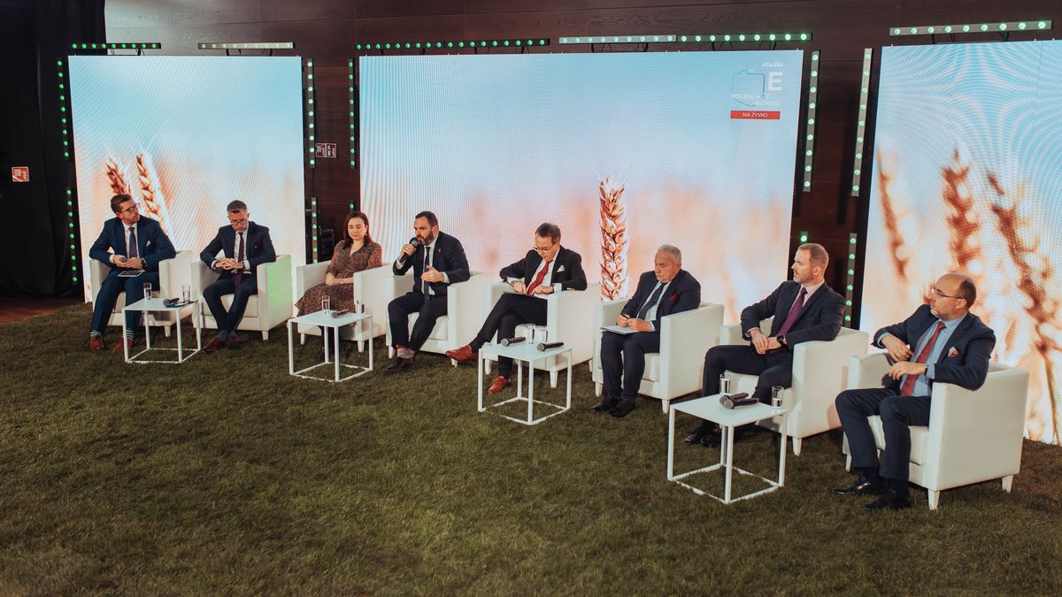 Debata "Energia przyszłości – rozwój OZE"