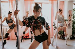 Pole dance lekiem na kompleksy? Recenzja filmu "Exotic"