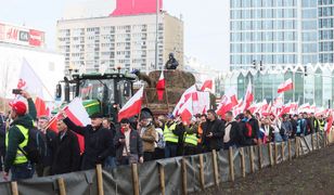 Objazdy w Warszawie. Rolnicy blokują Al. Jerozolimskie