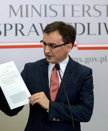 Ustawa przeciw lichwiarskim pożyczkom. Ziobro zapowiada zmiany w prawie