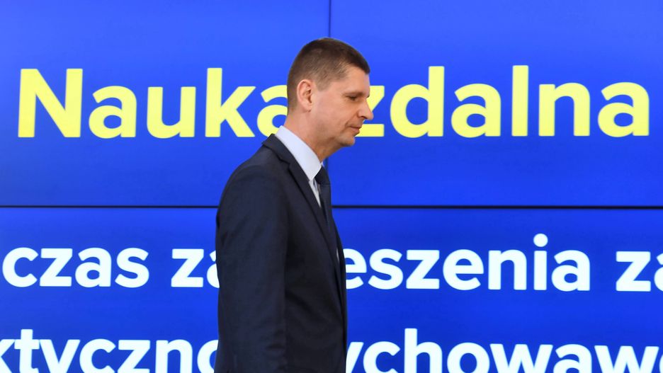 Koronawirus w Polsce. Rodzice o zakończeniu roku szkolnego. Minister edukacji narodowej Dariusz Piontkowski 