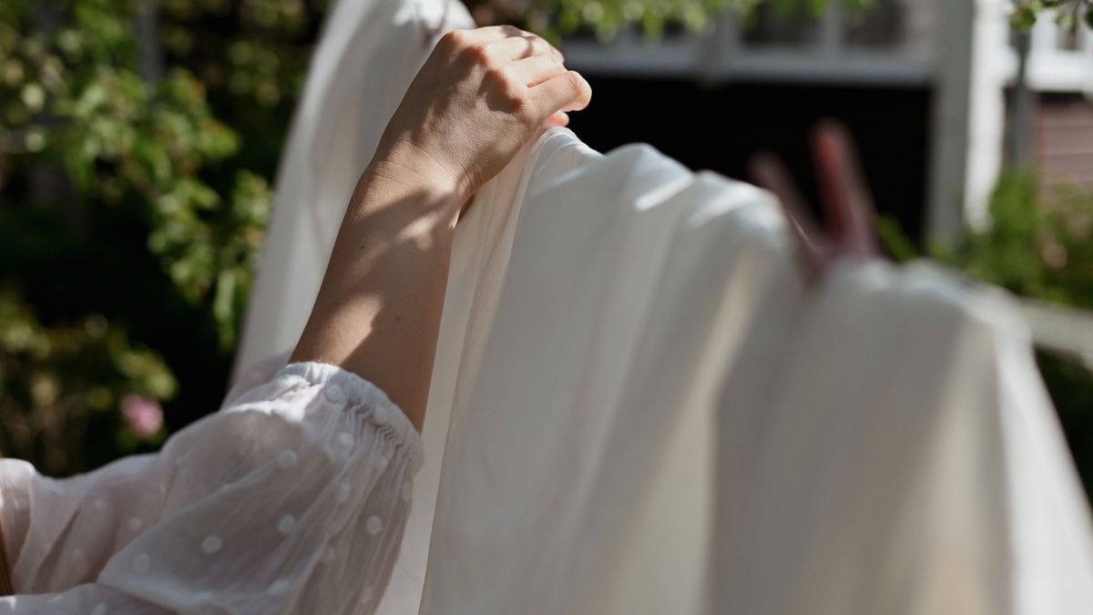 Ekspertka od snu zdradza, czy wietrzenie pościeli ma sens