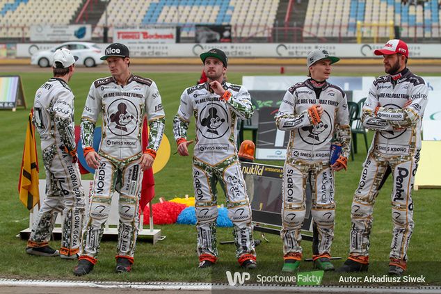 Od lewej: Andriej Karpow, Jason Doyle, Justin Sedgmen oraz Patryk Dudek i Piotr Protasiewicz