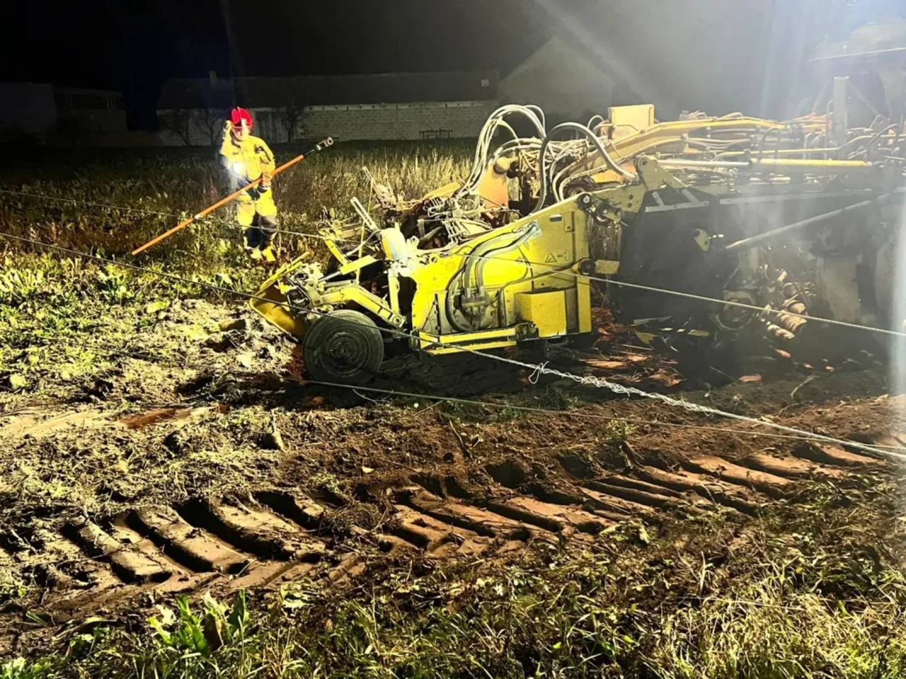 To cud, że nie doszło do tragedii. Operator kombajnu może mówić o wielkim szczęściu