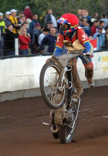 "Żużel musisz kochać. Gdybym jeździł tylko dla pieniędzy, już dawno dałbym sobie spokój."