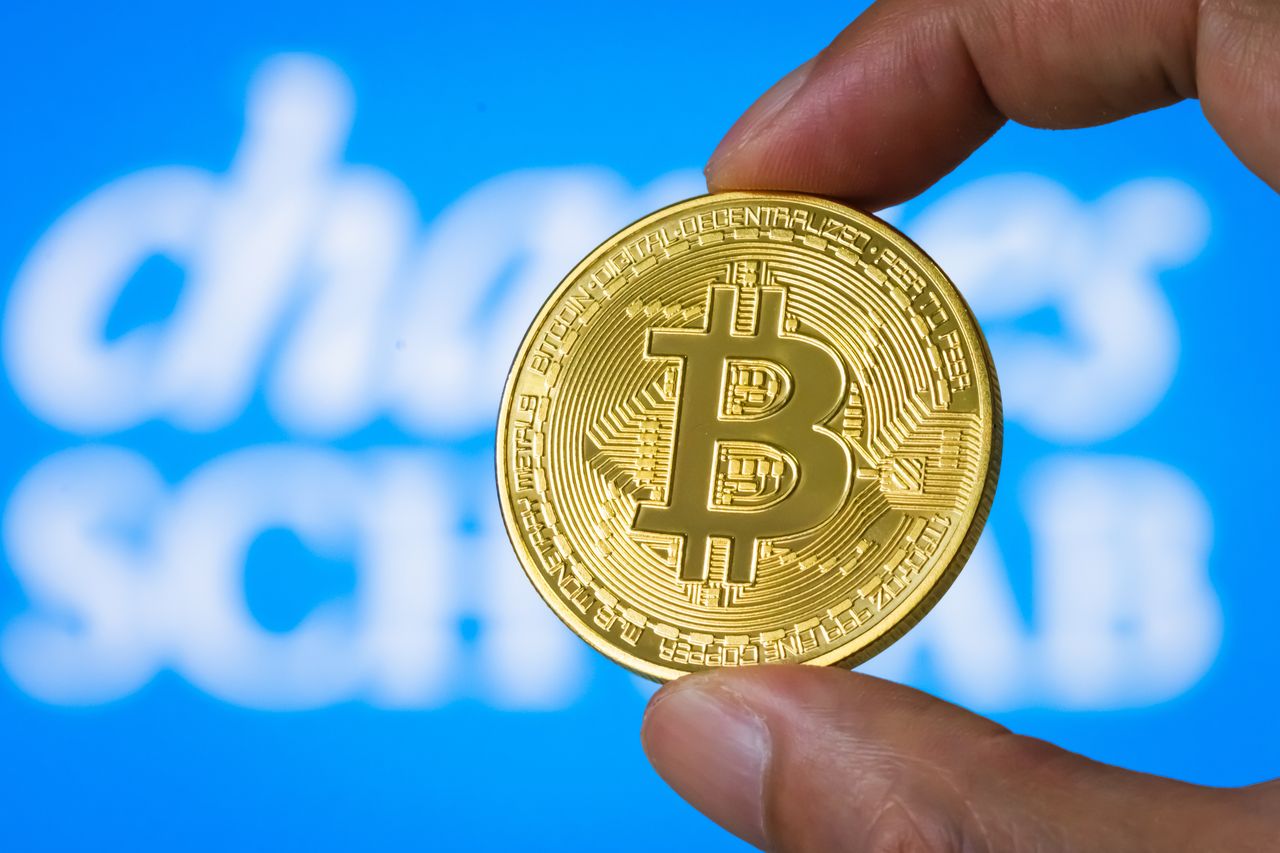 Kurs bitcoina runie o 70 proc., by potem gwałtownie rosnąć? Nowa prognoza
