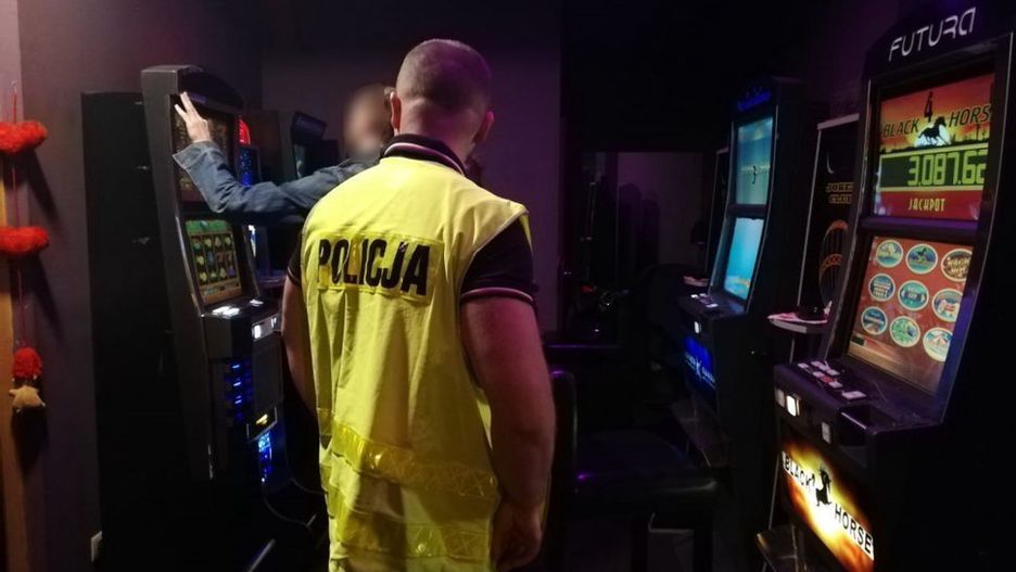 Śląsk. Funkcjonariusze KAS i policji mogą się pochwalić sporymi osiągnięciami w walce z nielegalnym hazardem. 