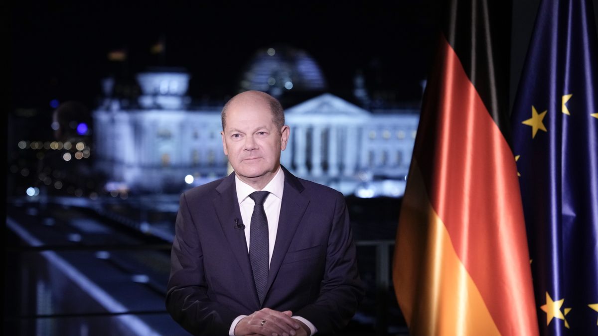 BERLIN, GERMANY - DECEMBER 30: (EDITOR'S NOTE: Images embargoed for publication until 0:00 CET on December 31, 2022.) German Chancellor, Olaf Scholz records his New Year's address to the German people on December 30, 2022 in Berlin. (Photo by Krick - Pool/Getty Images)