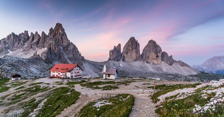 Wymowny napis w Dolomitach. Sprawca przesadził