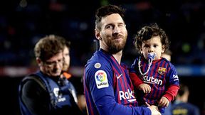 Primera Division. Lionel Messi odebrał puchar i cieszył się z dziećmi. Zobacz radość Barcelony po mistrzostwie (galeria)