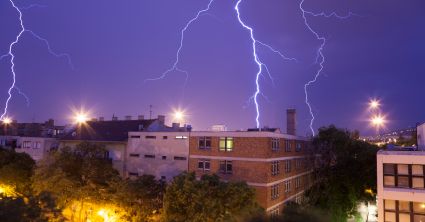 Łódzkie: Ponad 200 interwencji strażaków po burzach