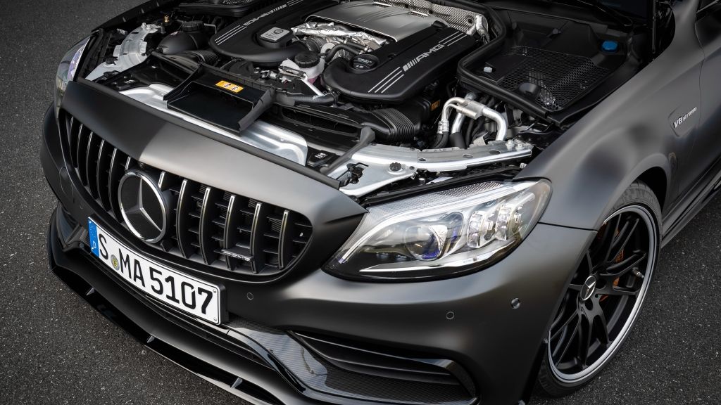 Żegnaj V8. Czas na hybrydy.